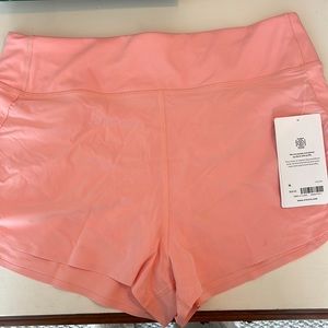 NWT high rise Run With It shorts. Athleta